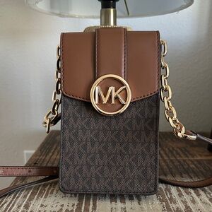 Michael Kors Carmen small  Logo smartphone Gold Chain Crossbody